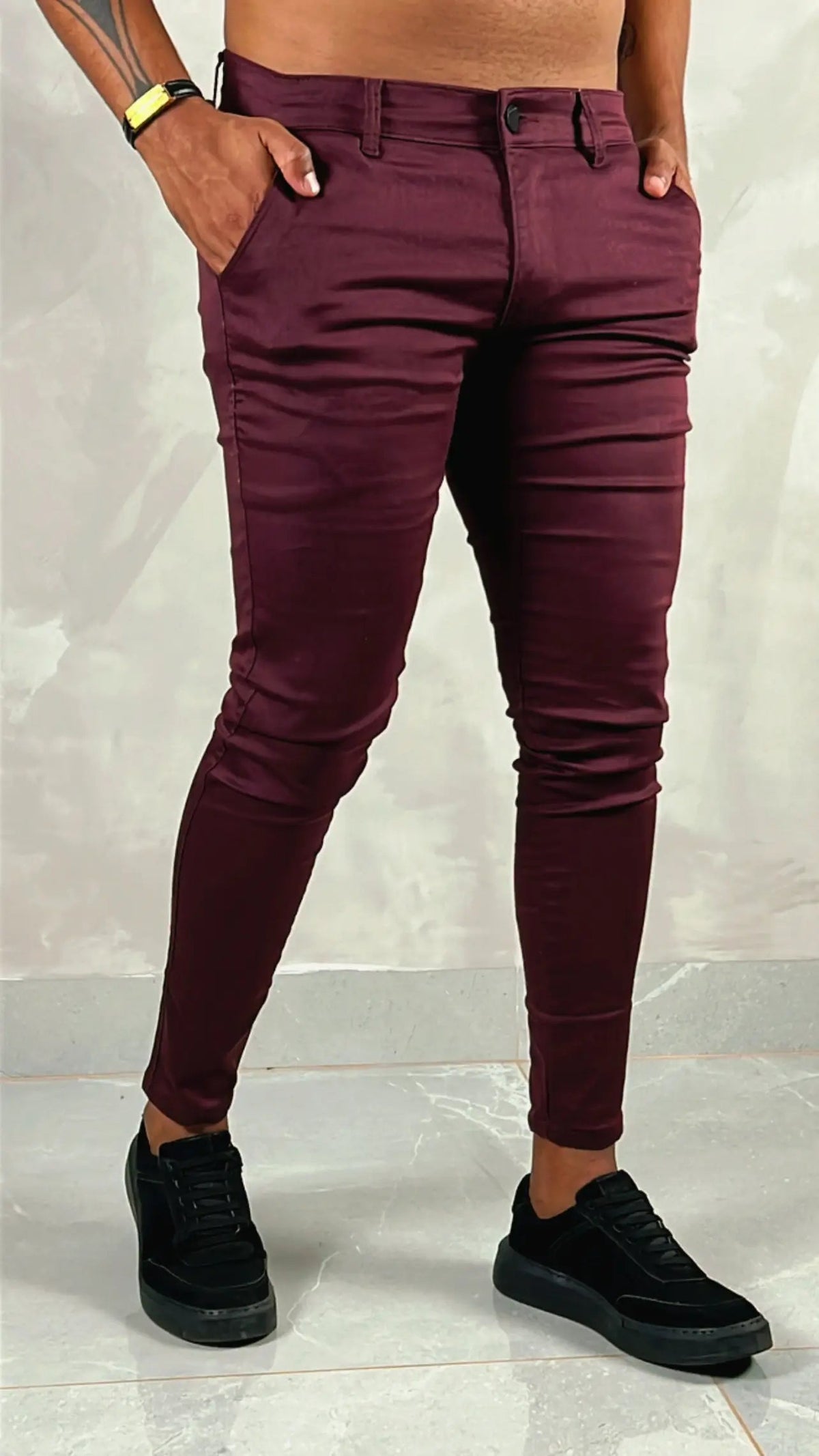 Calça alfaiataria Marsala bolso faca 5% de elastano